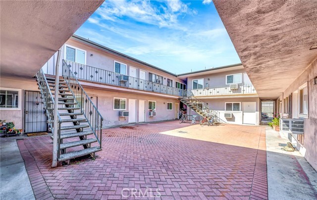 Foto del edificio - 6735 Elmer Ave
