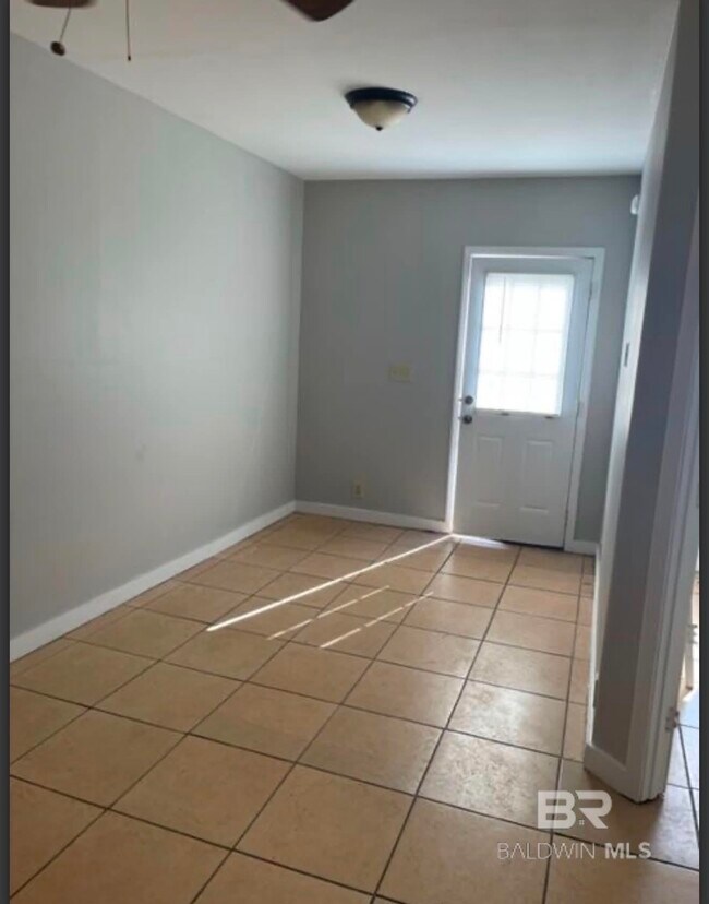 Foto del edificio - 1616 N Cedar St