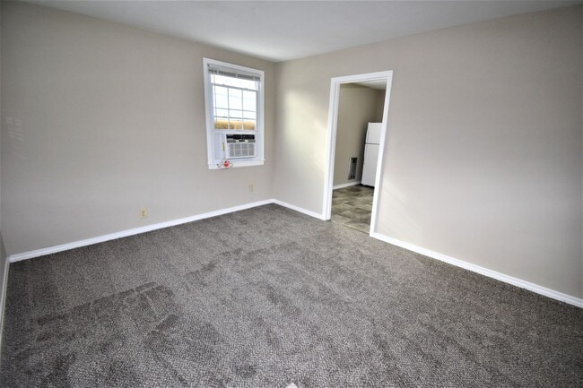 Building Photo - 936 Woody Hills Dr