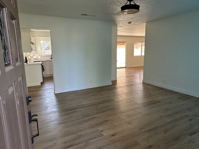 Building Photo - 10153 Martin Rd