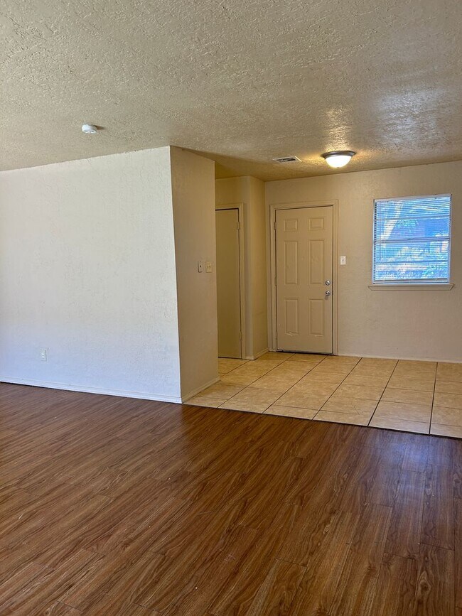 Building Photo - 7532 NW Tango Road