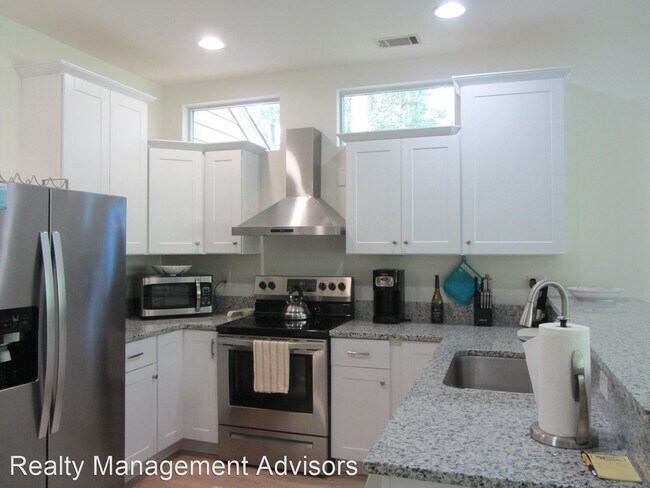 Building Photo - 2 br, 2 bath House - 1 Broughton Ct