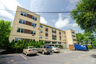 Building Photo - 7250 N Western Ave