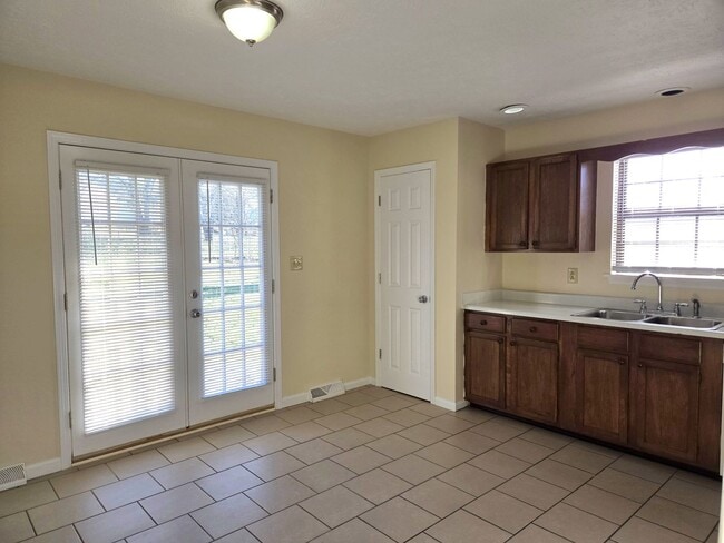 Building Photo - Belleau Woods Ranch Home  251222