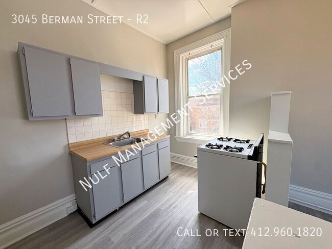Building Photo - 3045 Bergman St