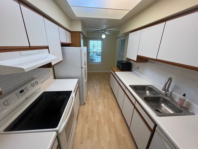 Foto del edificio - 833 Gas Light Ln