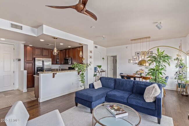 Foto del edificio - 5450 E Deer Valley Dr