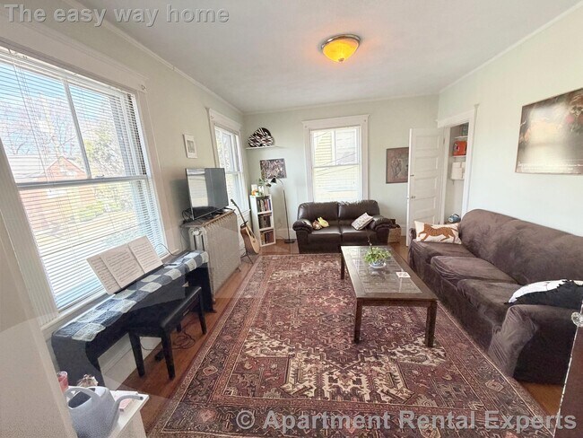 Foto del edificio - 79 College Ave