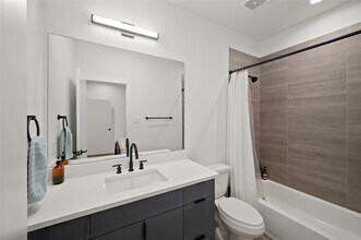 Building Photo - 6742 Peerless St Building Photo - 6742 Peerless St