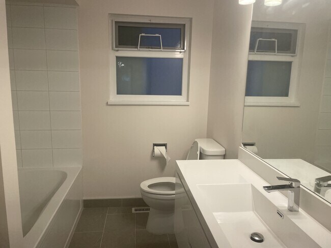 Building Photo - 12230-12188 188 St