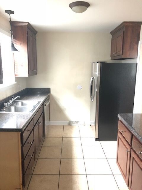 Foto del edificio - 5002 Regent Rd