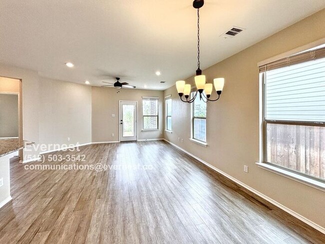 Building Photo - 106 Sweet Autumn Dr