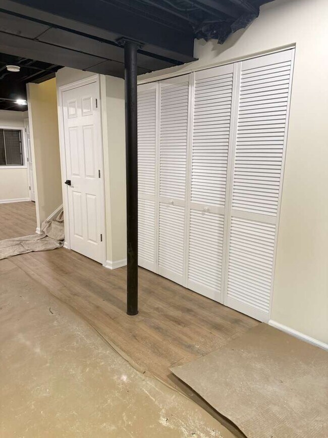 Building Photo - 1640 Hilton Head Dr