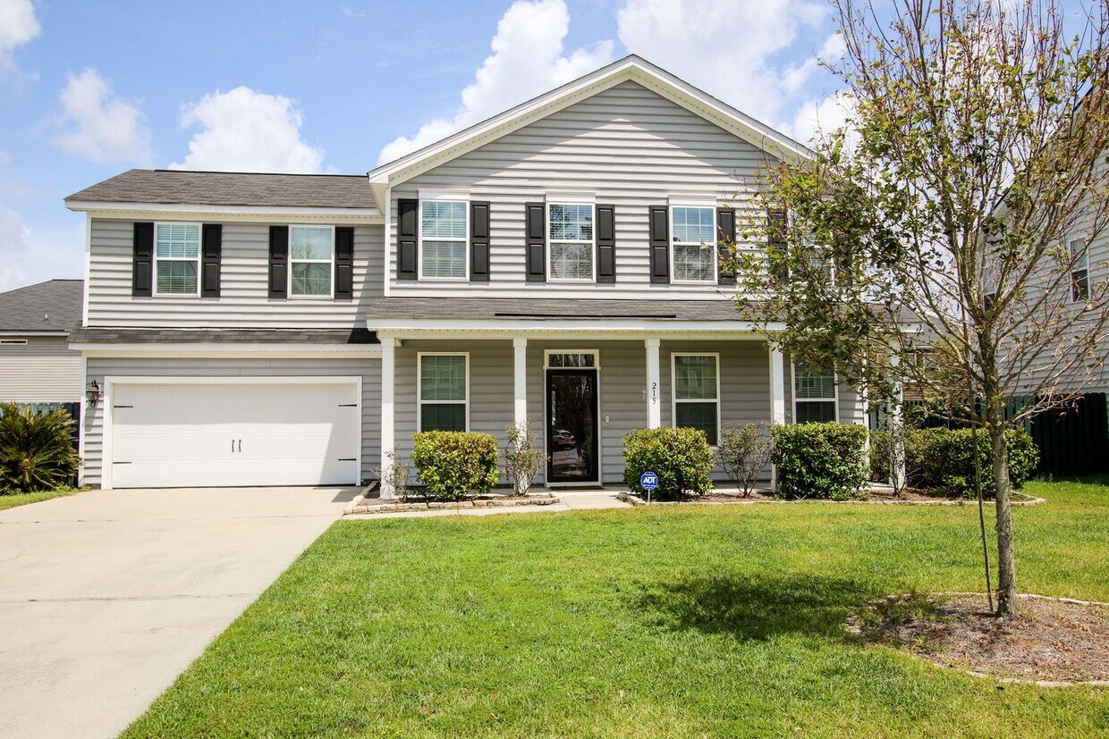 Primary Photo - New Rental Home in the Creekside Community