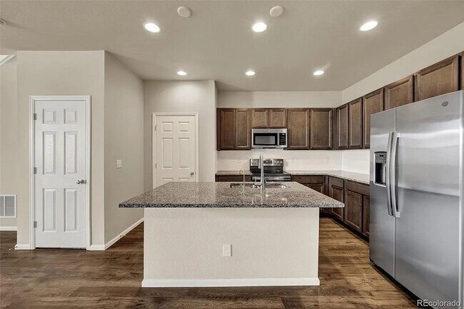 Foto del edificio - Spacious 3 Bed, 3 Bath Townhome with Green...