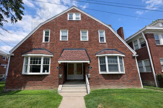 Building Photo - Avail Avail Aug 1st: A GEM in Dormont!  Spacious 3BR Twin Home, Parking, Charm, Walkability, Outd...