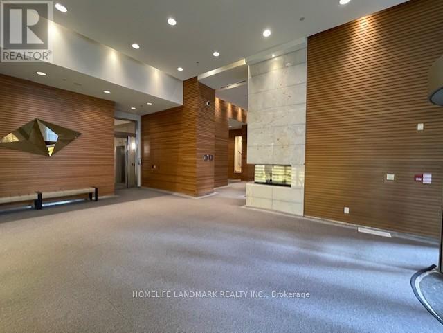 Building Photo - 2191 Yonge St