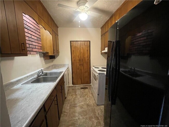 Foto del edificio - 4809 Belford Rd