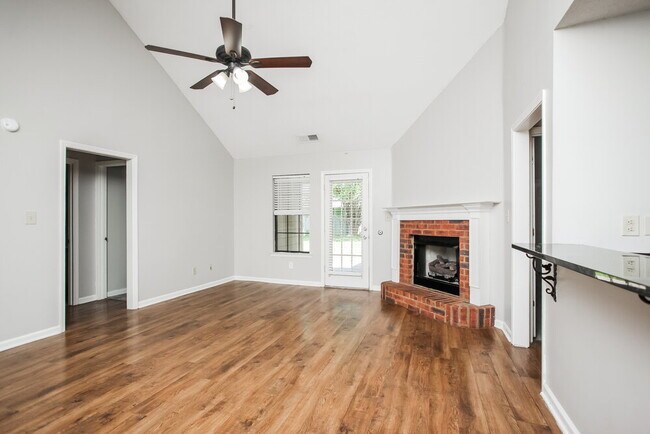 Foto del edificio - 10824 Ridgefield Dr