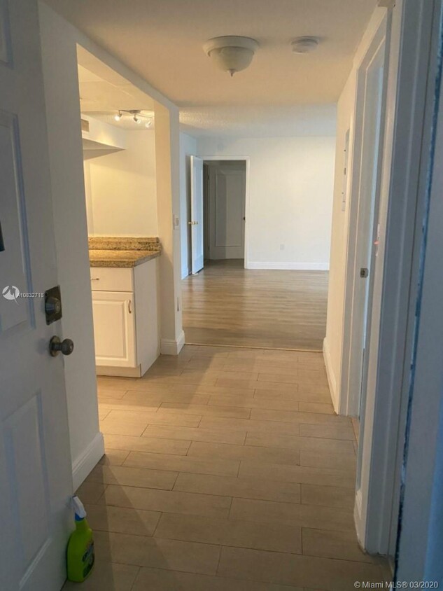 Primary Photo - 20760 NE 4th Ct