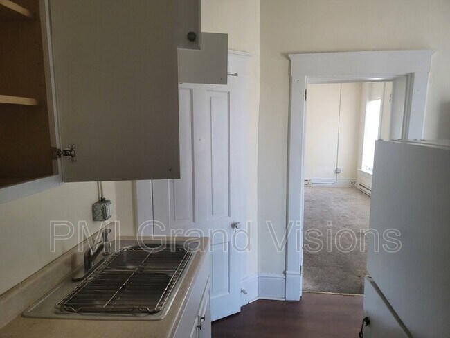 Building Photo - 601 1/2 Monroe