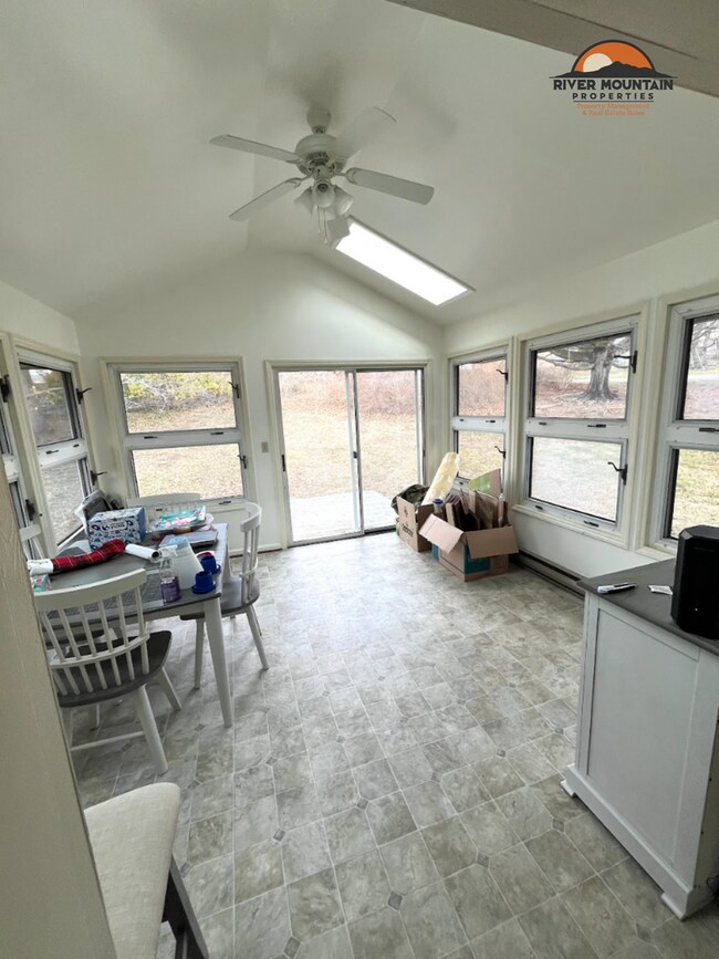 Foto del edificio - 3 Bedroom Home with Carport in Blacksburg