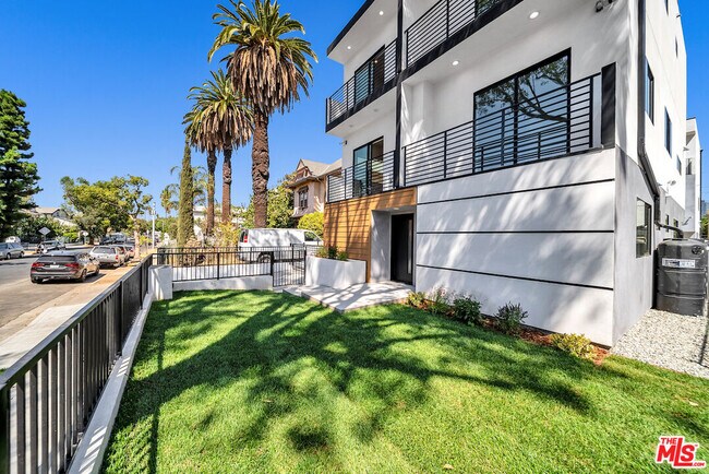 Foto del edificio - 1218 Magnolia Ave