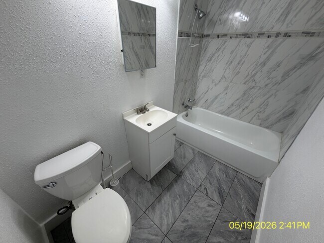 Foto del edificio - 1423 Halford St
