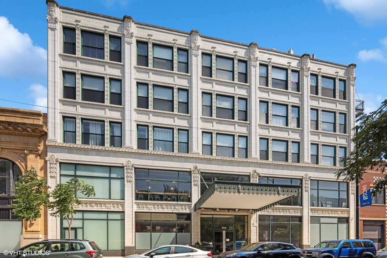 Foto principal - 4715 N Racine Ave