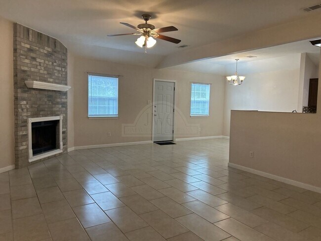 Foto del edificio - 4910 Parkwood Dr