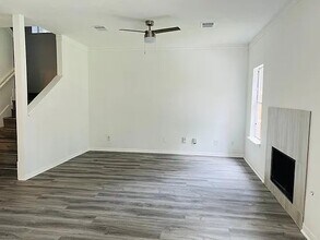 Building Photo - 17627 Glenwolf Dr
