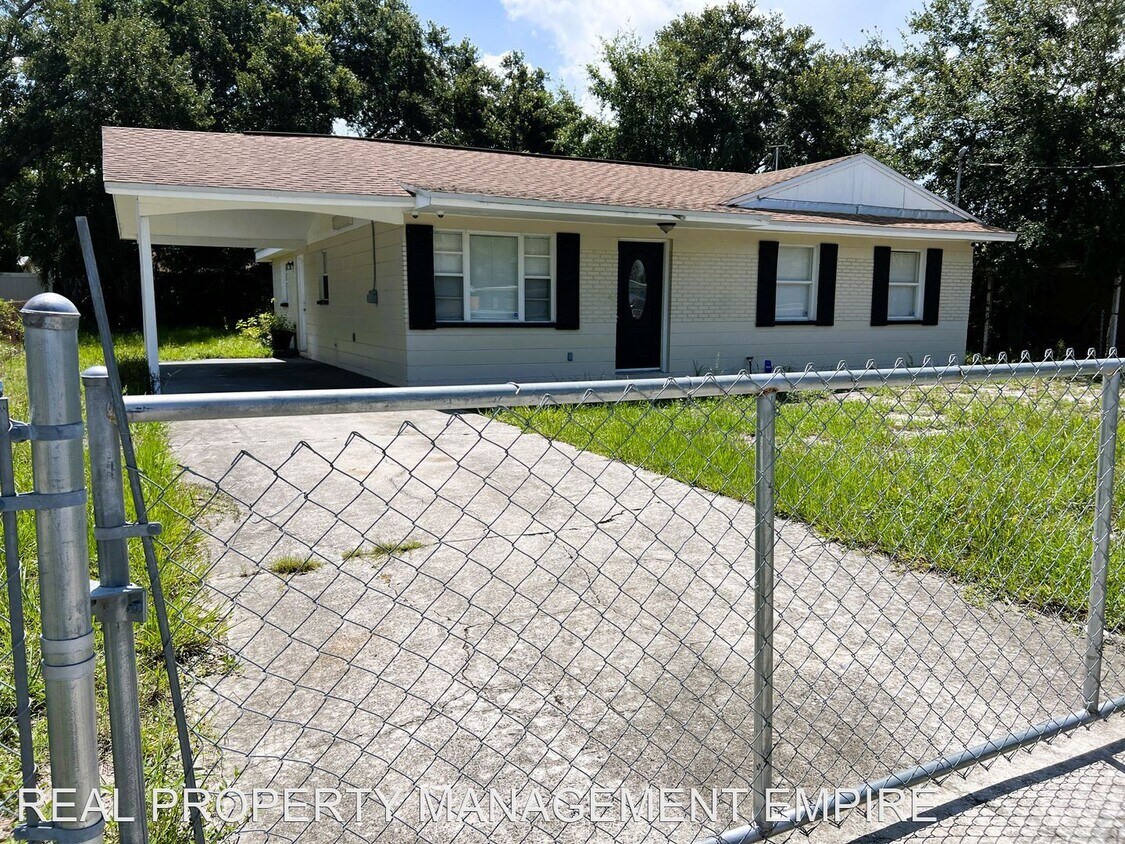 Foto principal - 4 br, 2 bath House - 3011 Dodge St