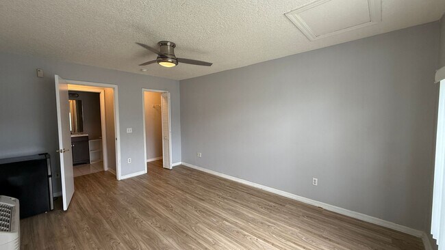 Building Photo - 120 Coco Plum Dr