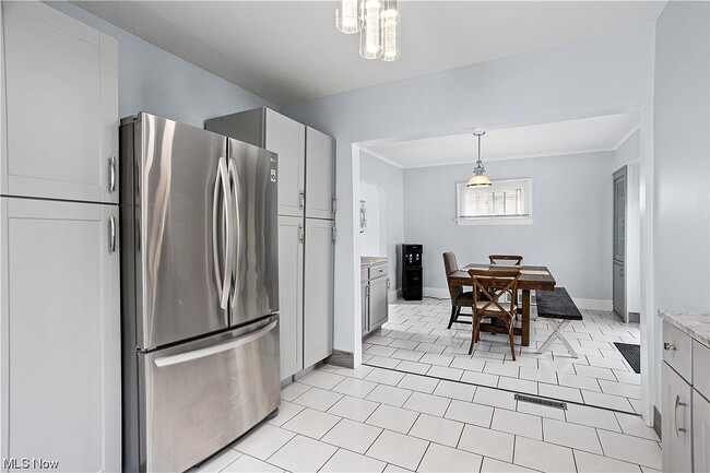 Building Photo - 4422 W 48th St