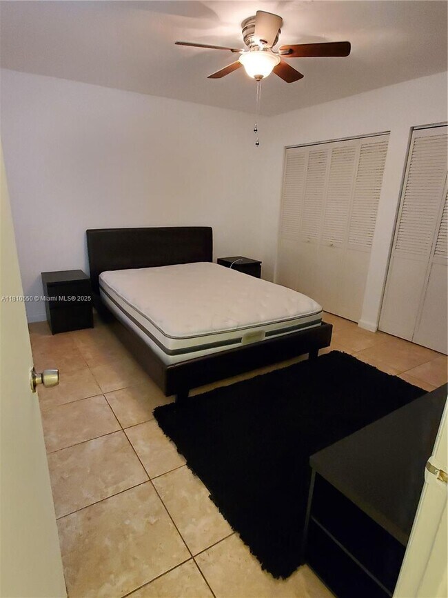 Foto del edificio - 9411 SW 4th St