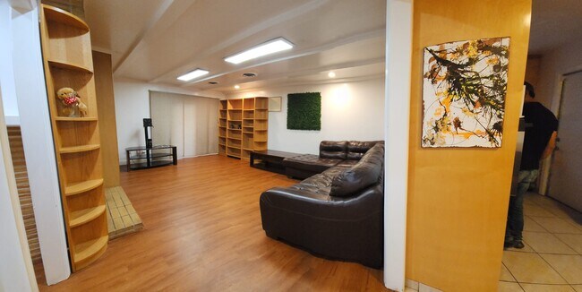 Foto del edificio - 1940 65th Ave