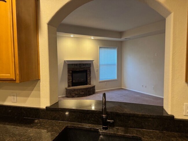 Foto del edificio - 3 BR + BONUS ROOM IN DESIREABLE SOUTHEAST MEDFORD