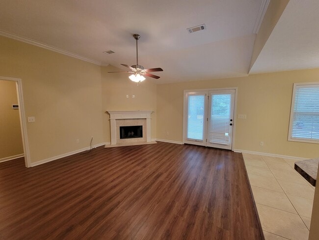 Building Photo - 6084 Sycamore Dr