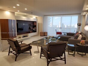 Building Photo - 3000 Island Blvd