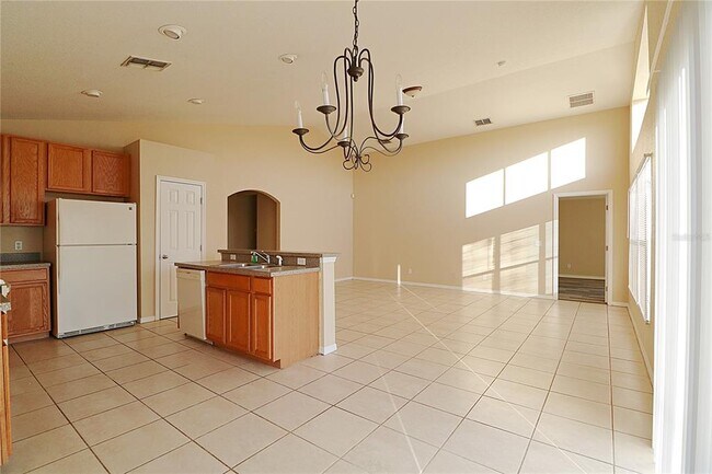 Building Photo - 1250 Vista del Lago Blvd
