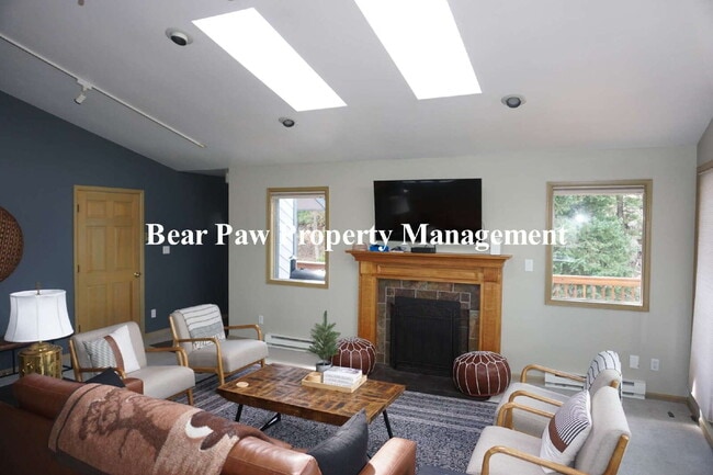 Building Photo - SHORT TERM, FULLY FURNISHED home in Evergr...
