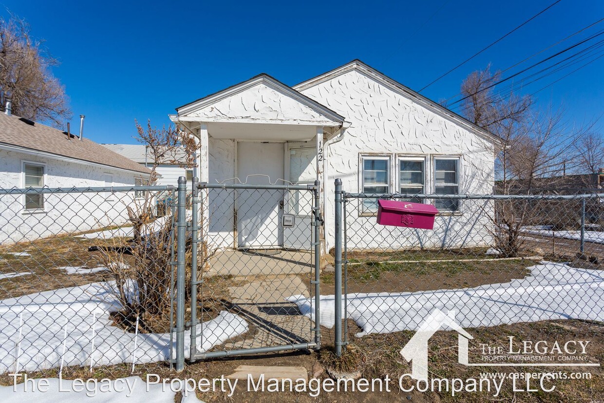 Primary Photo - 1 br, 1 bath House - 122 East L Street