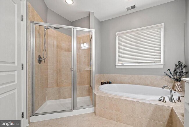 Foto del edificio - 7704 Water St