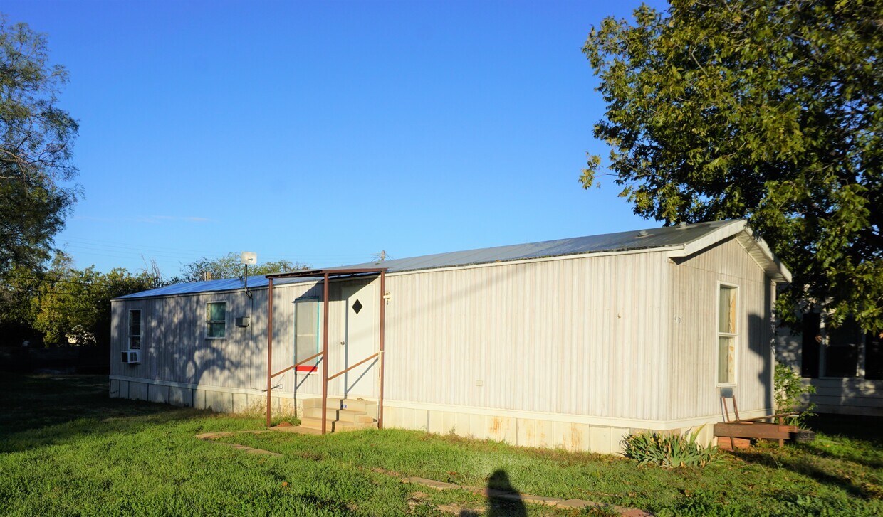 410 S Elm St, Holliday, TX 76366 House Rental in Holliday, TX