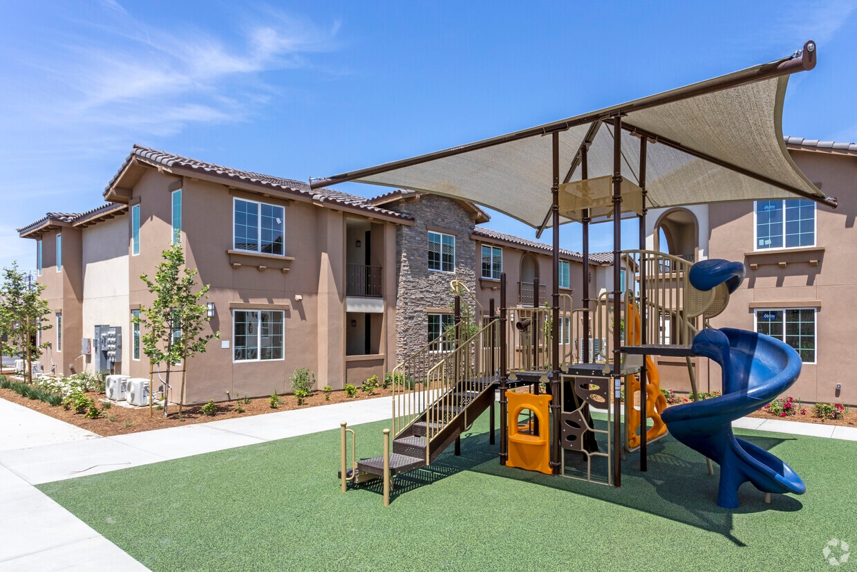 The Reserve Apartment Homes 11200 Harris Bakersfield, CA