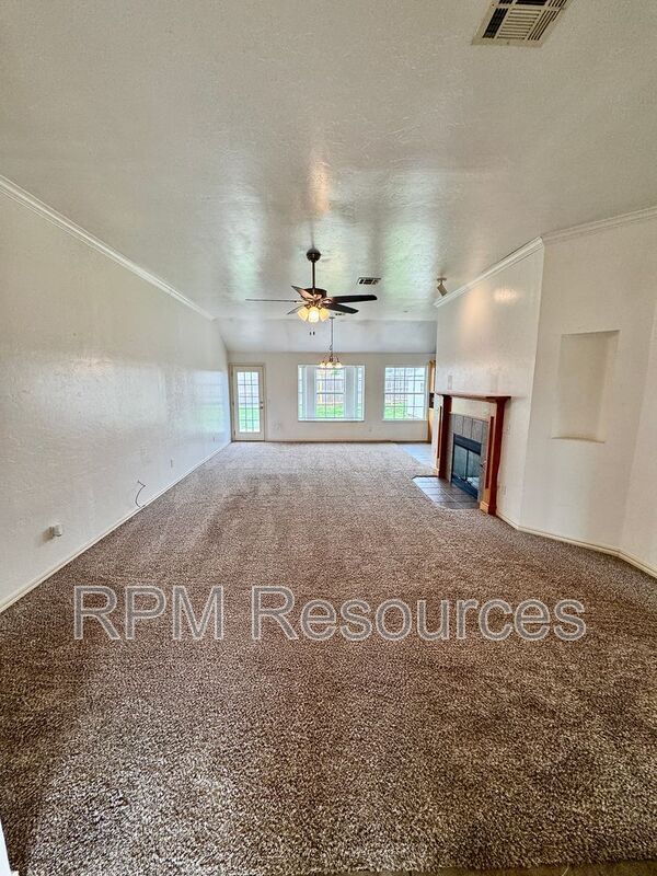 Building Photo - 2315 Box Turtle Way