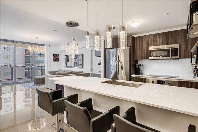 Foto del edificio - 488 NE 18th St