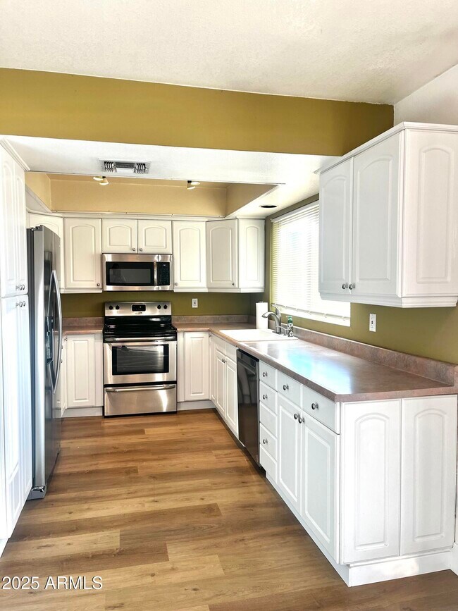 Foto del edificio - 17652 N 19th Dr