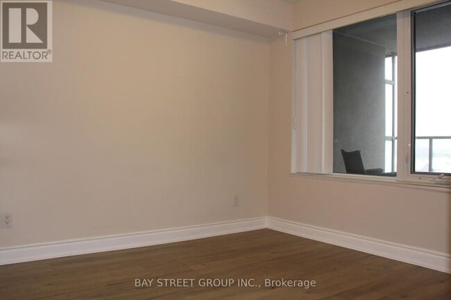 Building Photo - 233 South Park Rd