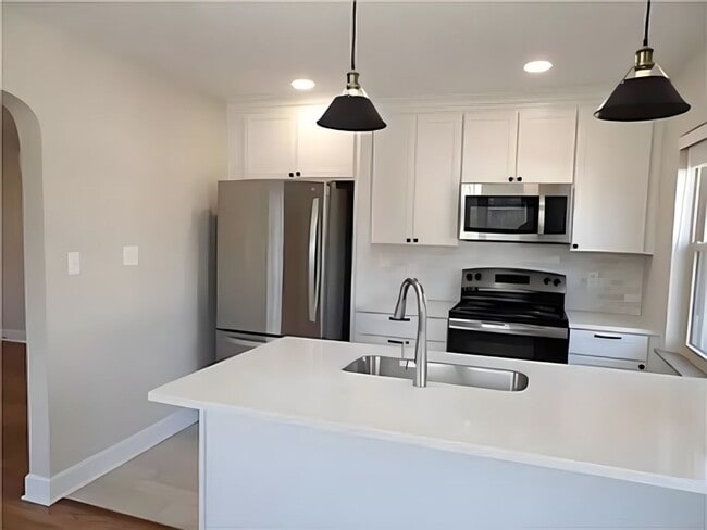 Building Photo - 215 S Ft Thomas Ave